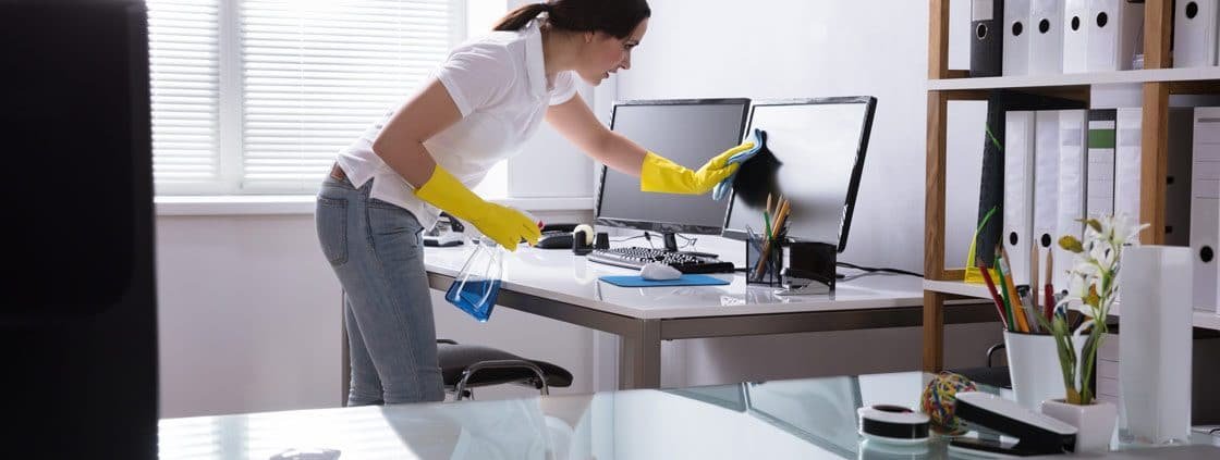 cleaning computer monitor